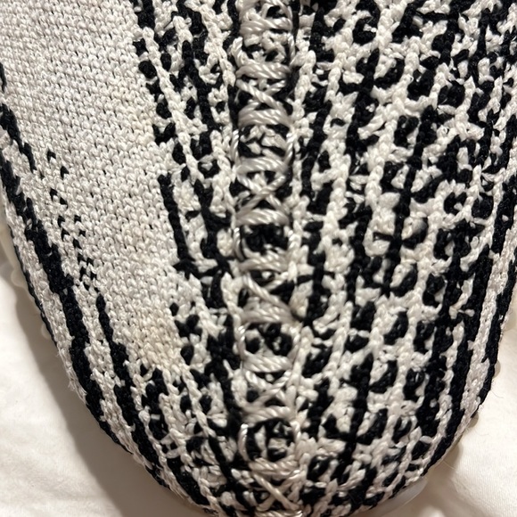 Yeezy Boost sneaker!!! - Picture 5 of 6